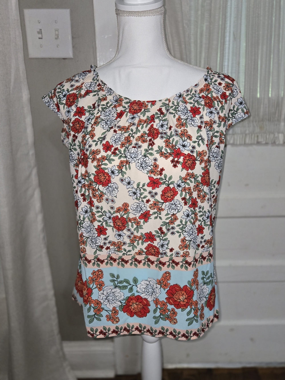 LC Lauren Conrad Cream Floral Cap-Sleeve Blouse with Red and Orange Blooms